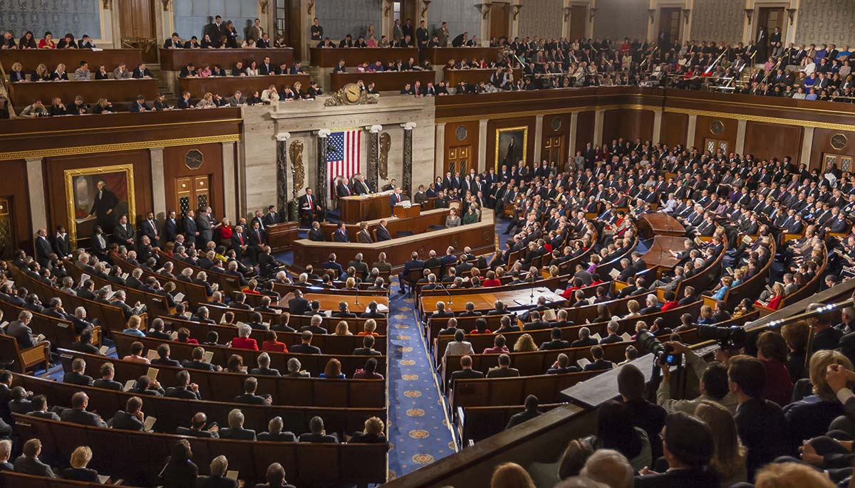 20% of Congress Has Stock Trading Conflicts, 100s of IRS Staff Not Paying Taxes
