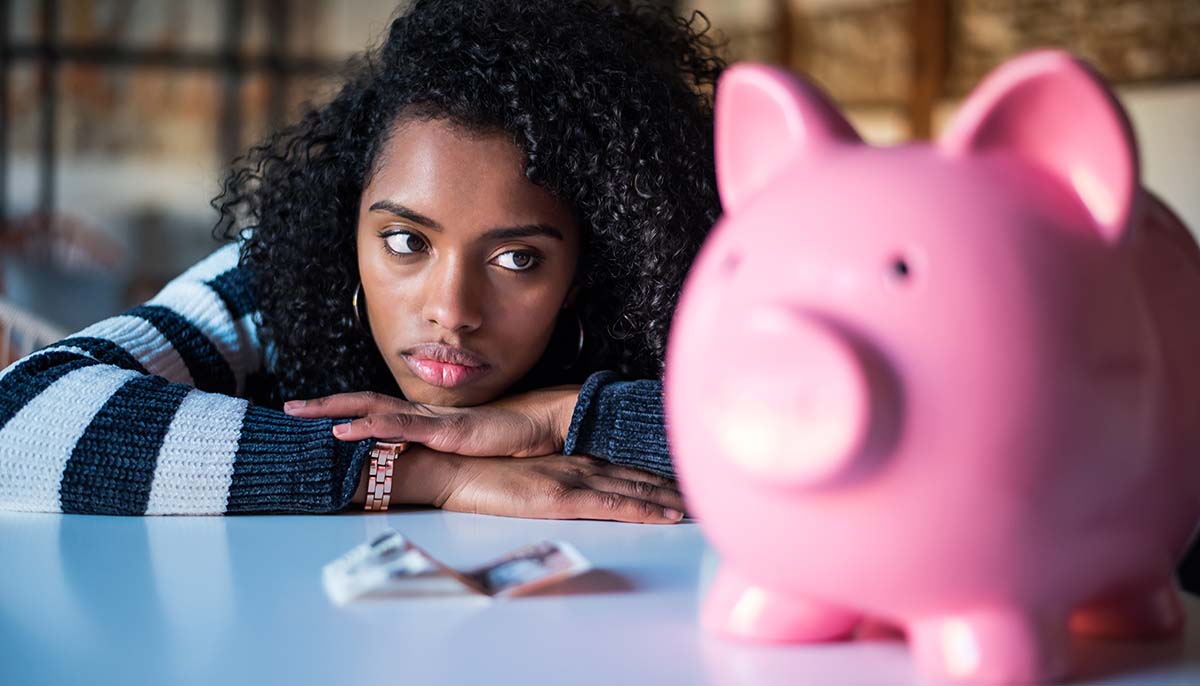 Pound Hits Record Low, Growing US Recession Chance, and More Financial News