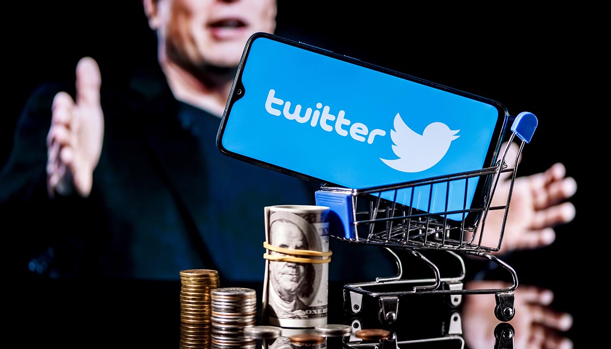 Elon Musk Says $44B Twitter Deal Back On, US National Debt Crosses $31T
