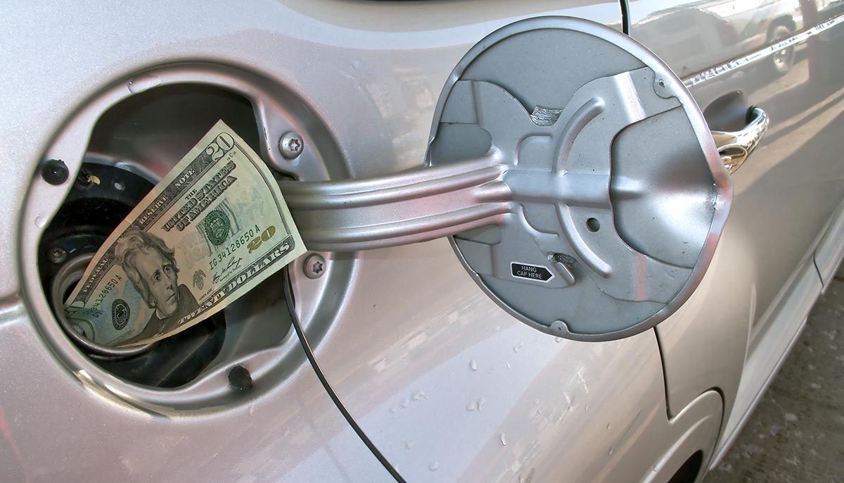 Gas Nearing $4 per Gallon Average, Stocks Make 4th Straight Decline