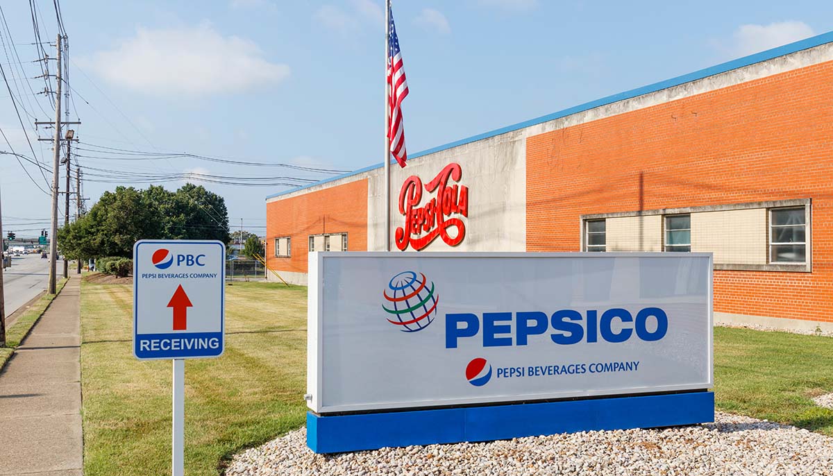 Stocks rally, mortgage activity rebounds, and more financial news